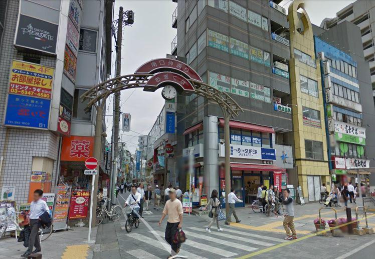 Streets around. Shopping district of the station south exit