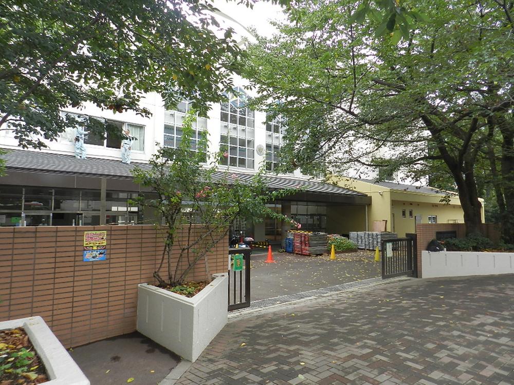 Junior high school. 300m up in Miyamae