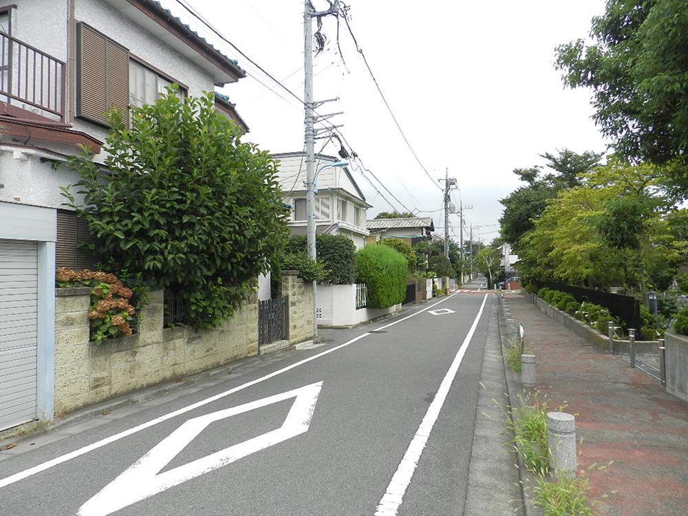 Streets around. 50m to local