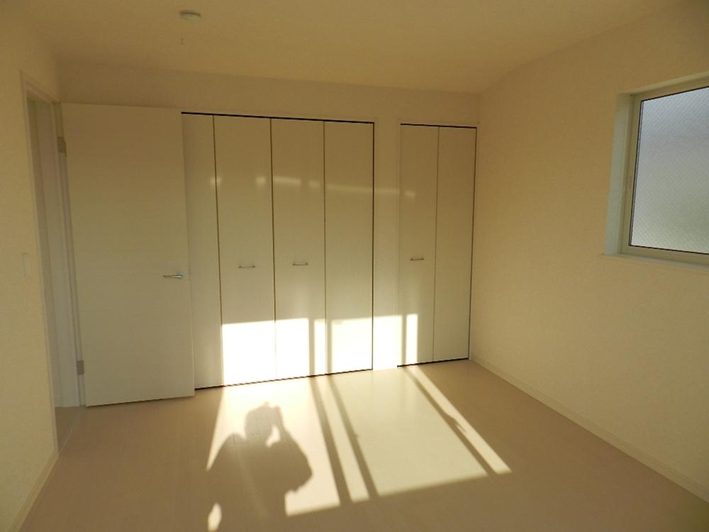 Other introspection. Western style room, closet