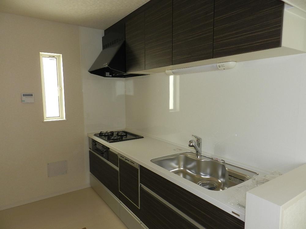 Kitchen. With dishwasher in the face-to-face