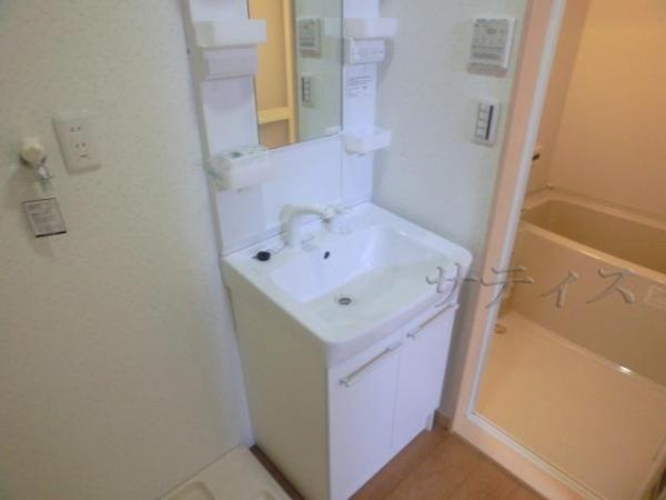 Wash basin, toilet
