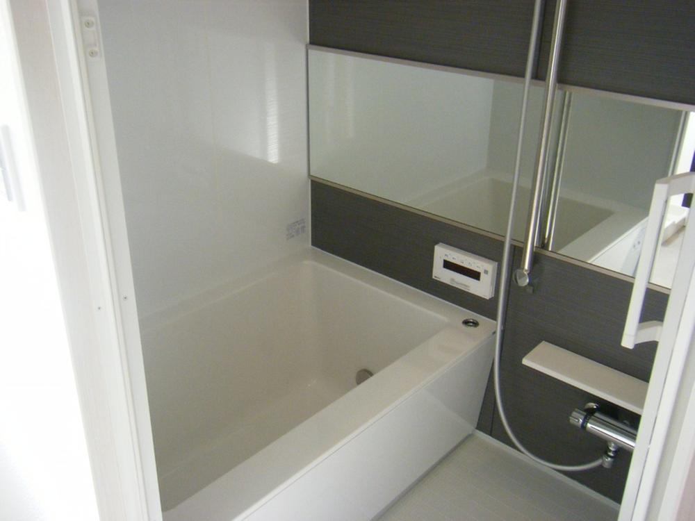 Bathroom. Indoor (11 May 2013) Shooting