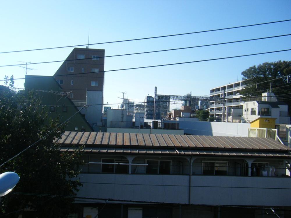View photos from the dwelling unit. View from the site (November 2013) Shooting