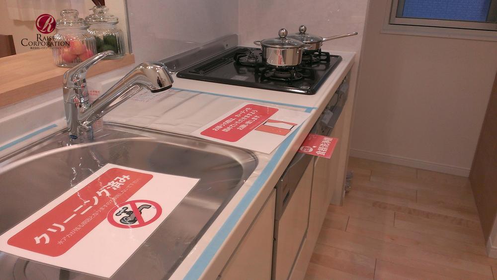 Kitchen. System kitchen It protected with so construction ending..