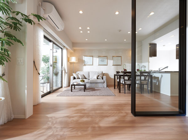 Living.  [living ・ dining]  ※ Posted photos model room (G1 type ・ Menu plan) is what was taken (December 2012) the. Facility ・ Specification is slightly different depending on the type.