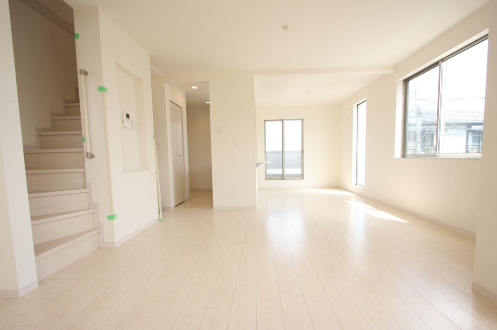 Same specifications photos (living). Your family spacious living room that everyone is comfortable and welcoming