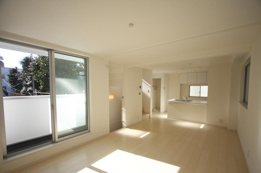 Same specifications photos (living). LDK also increases likely relaxation time of family reunion