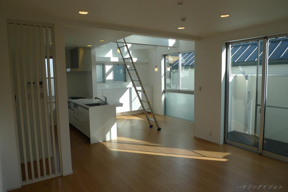 Same specifications photos (living). (Living) construction cases