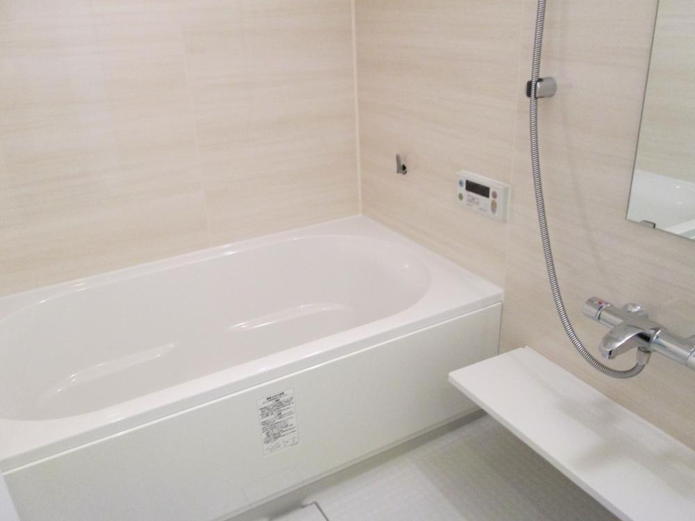 Bathroom. Indoor (11 May 2013) Shooting Spacious 1418 size!