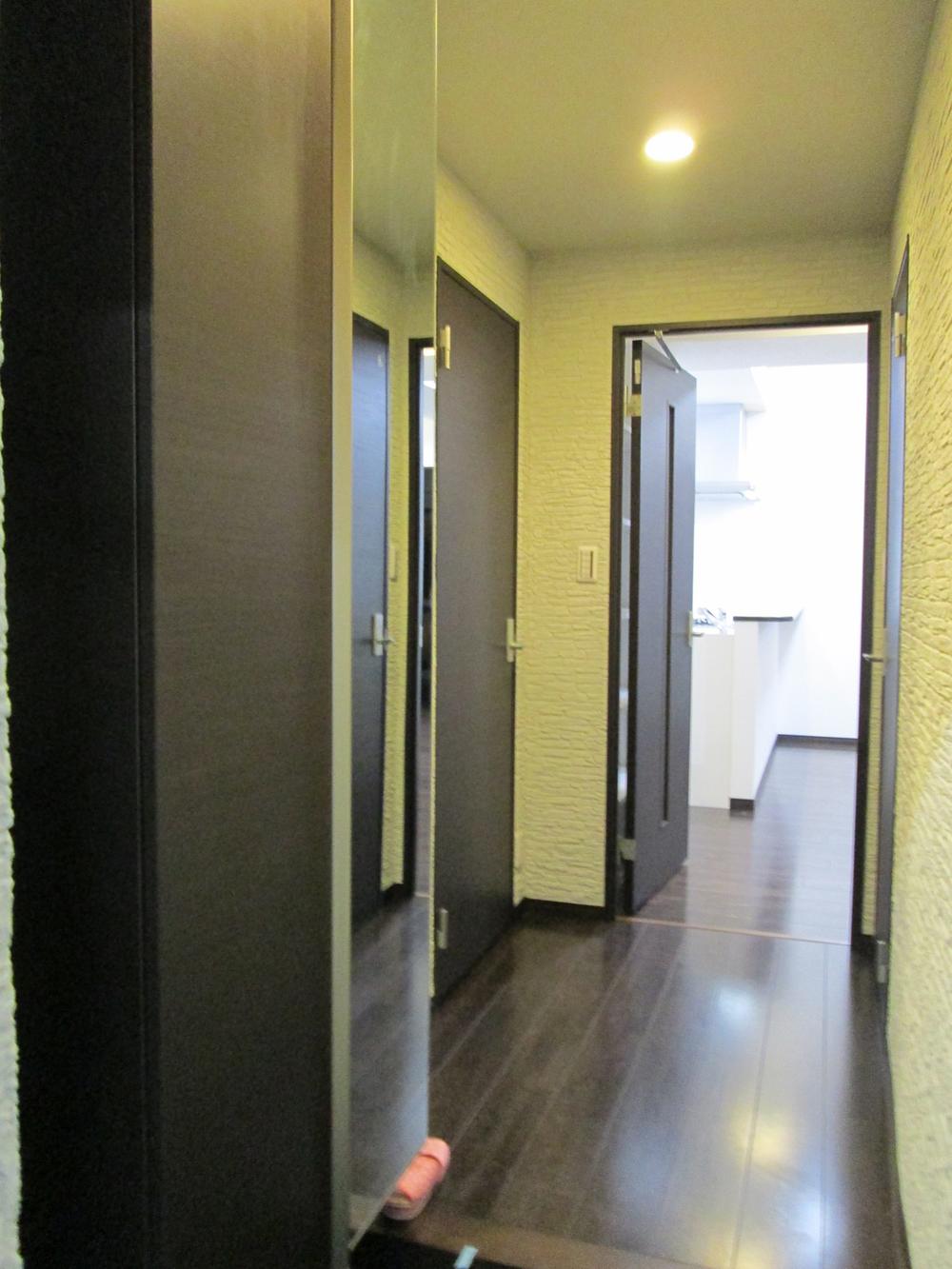 Entrance. Local (11 May 2013) Shooting