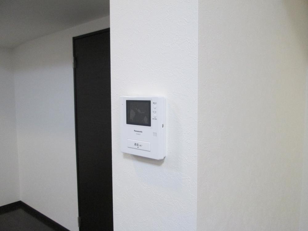 Other. Crime prevention surface is also safe in the TV monitor with intercom.