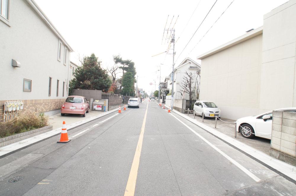 Local photos, including front road. Less traffic, Small children is also safe.