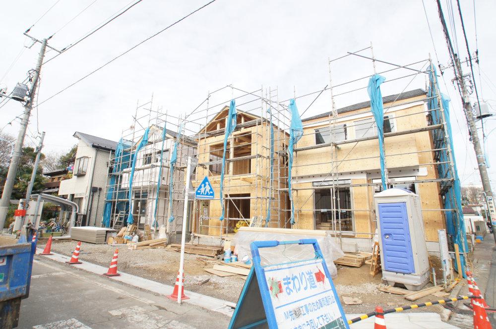 Local appearance photo. There is confidence in the day because it faces the south road, including the southeast corner lot.