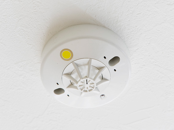 Security.  [Heat detector] The ceiling of each room, We have established the heat detector.
