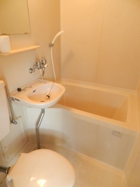 Bath. A beautiful bath.