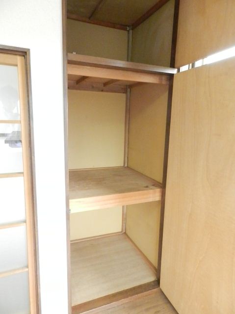 Receipt. Upper closet is also a storage.