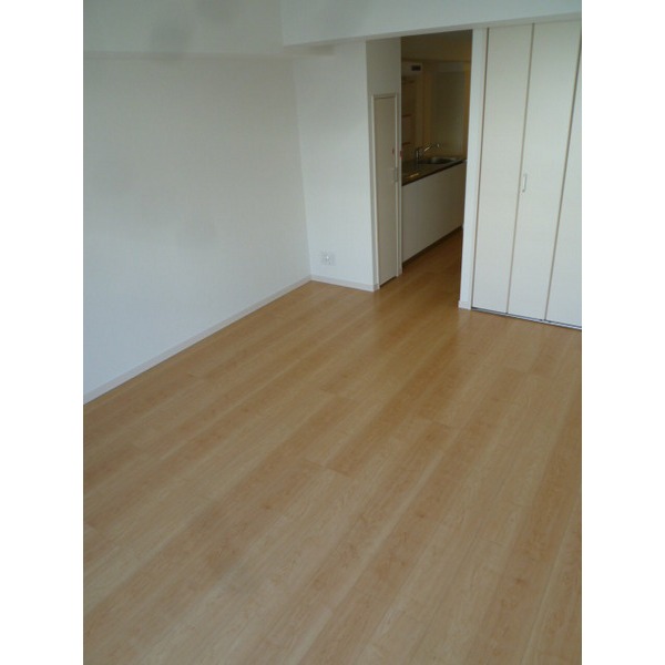 Living and room. Western-style 8.1 Pledge Yes!