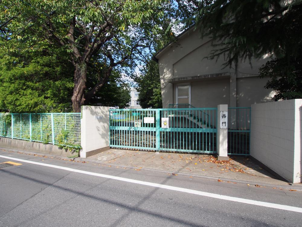 Primary school. 977m to Suginami Ward Mitani Elementary School