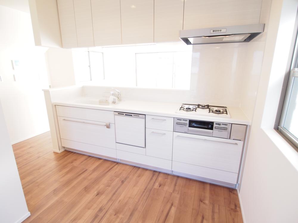 Kitchen. Indoor (12 May 2013) Shooting