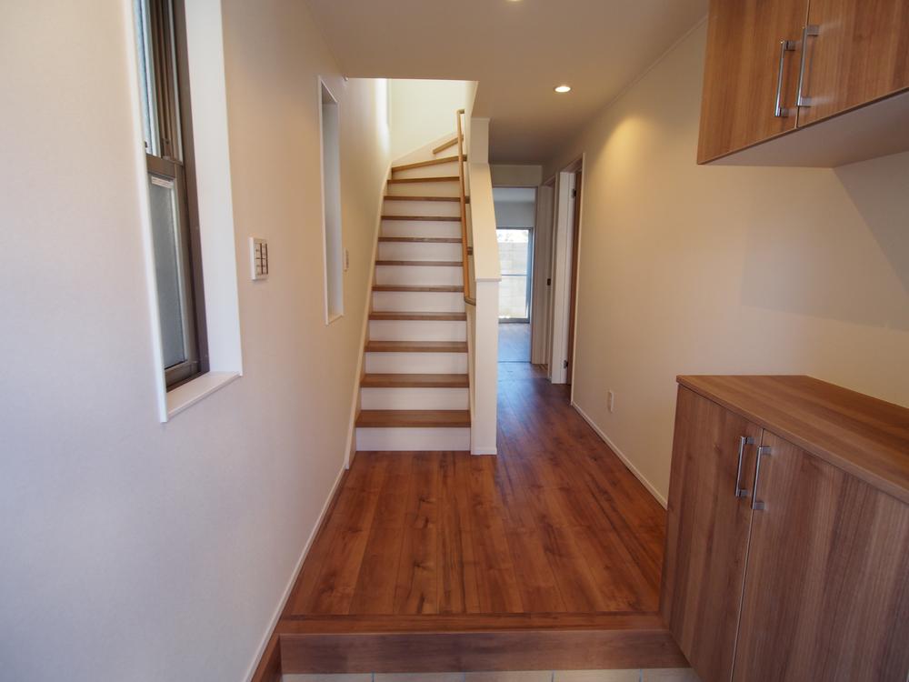 Entrance. Local (12 May 2013) Shooting