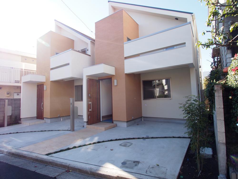 Local appearance photo. Exterior (December 2013 shooting)