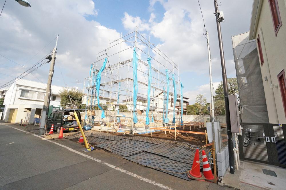 Local appearance photo. Blow in the two-story 4LDK, The final 1 buildings because it is introduced in newly built single-family of nearly full-featured, etc. with floor heating, Please contact us as soon as possible.