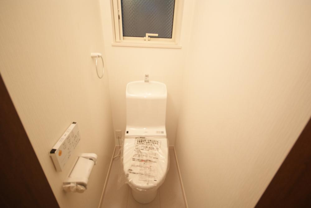 Same specifications photos (Other introspection). Of course, it is shower toilet. Because there on the first floor and the second floor, No place in the morning of toilet competition. (Enforcement example)