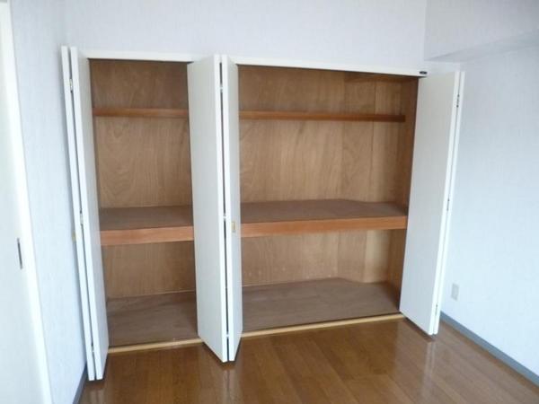 Receipt. There are also plenty of storage