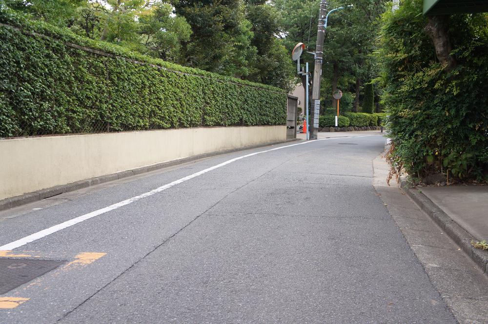 Local photos, including front road. Local (August 2013) Shooting