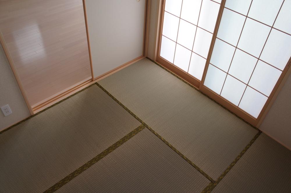 Same specifications photos (Other introspection). Same specifications