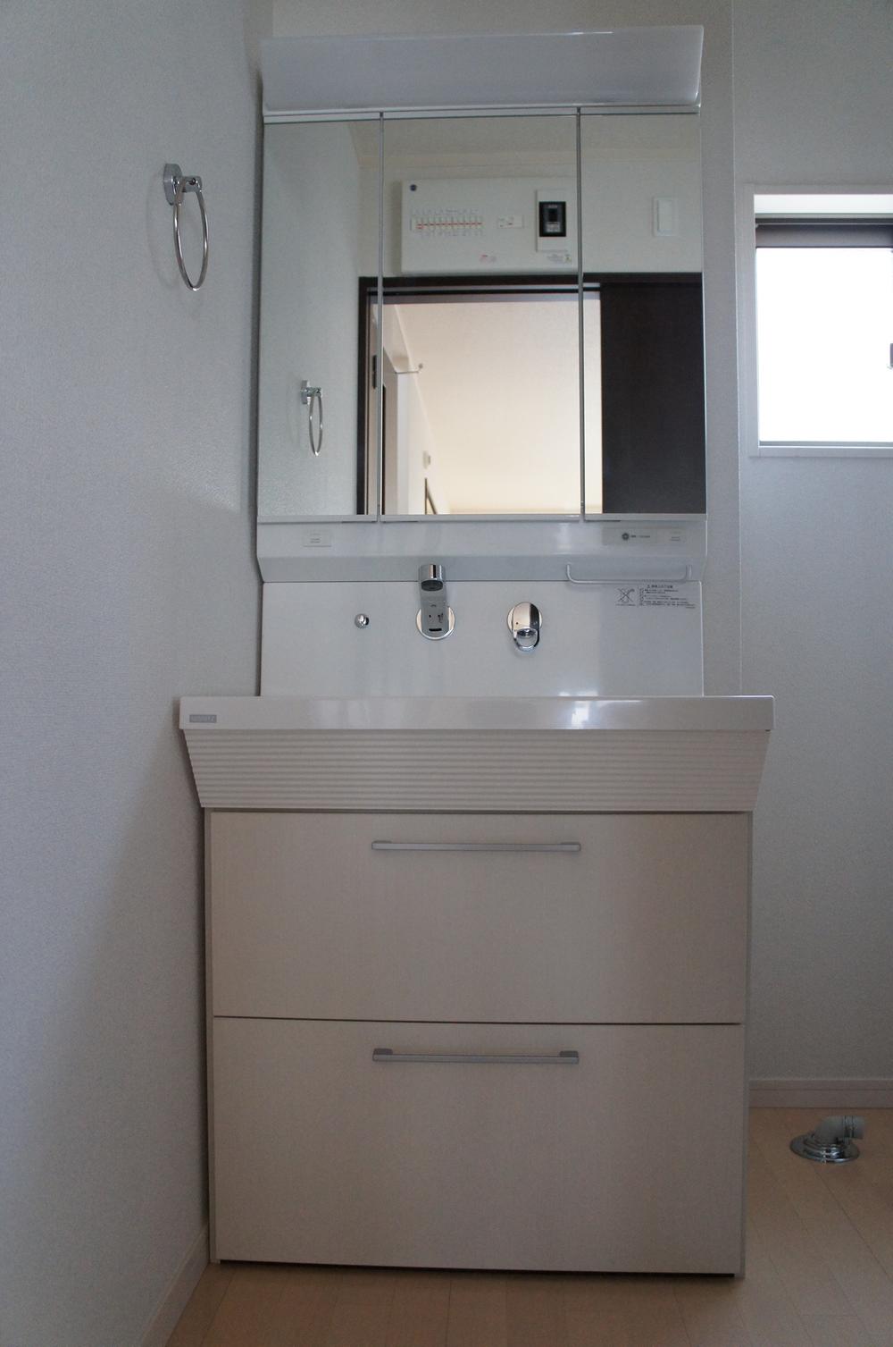 Same specifications photos (Other introspection). Same specifications