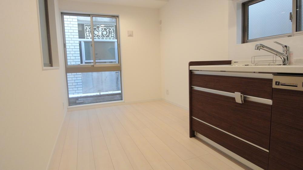 Living. Indoor (06 May 2013) Shooting