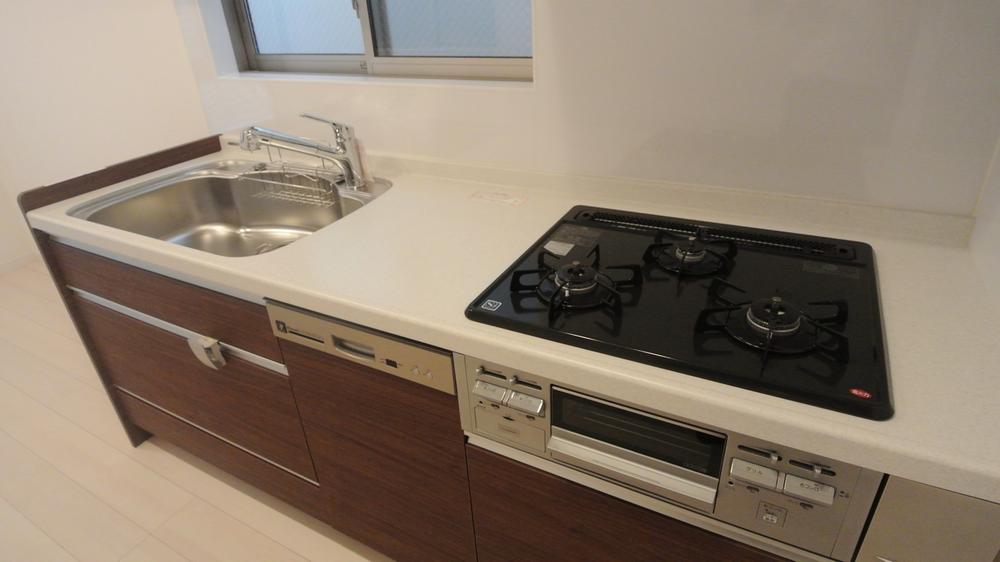 Kitchen. Indoor (06 May 2013) Shooting