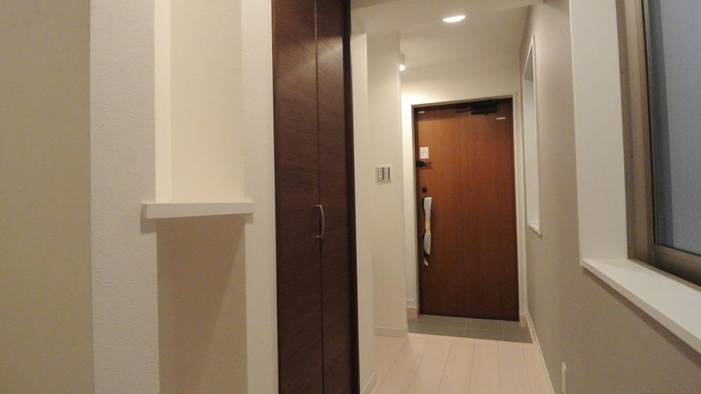 Entrance. Indoor (06 May 2013) Shooting