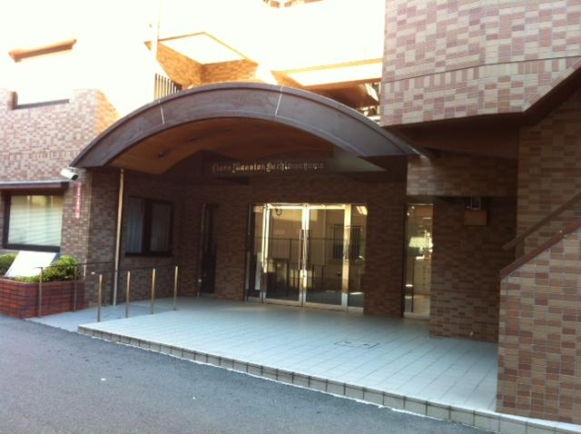 Entrance. Common areas