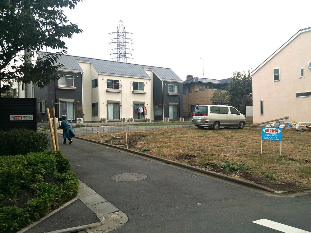 Local photos, including front road. Local (10 May 2013) Shooting