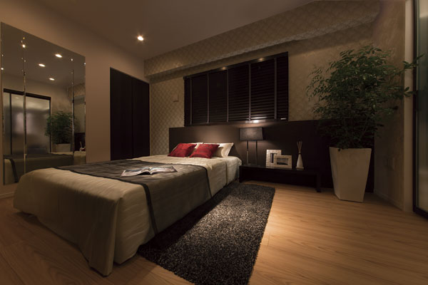 Living.  [Private room to leave the personality and sensibility] Private space to deepen the relaxation pleasant. We nestled a calm and elegant appearance that wrap around the heart and body in peace. (Master bedroom)