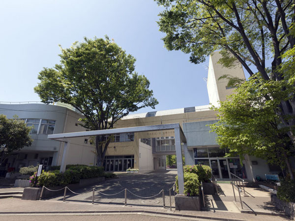 Surrounding environment. Municipal Suginami tenth elementary school (about 410m ・ 6-minute walk) municipal Suginami tenth elementary school, Elementary school is that is integrally maintenance at the same time as the park. Athletic field, Heated pool, Gymnasium, etc., There in social education facility of residents, The original elementary school of priority use, It has also been open to the public use. park, It has a basic concept with elementary school the "openness", Fence, Feature gate there is no structure. Also, Also it has become a partition with no open space classroom and grade workspace. Since its completion in 1988, Education ・ Collect the architectural world of attention, Many people visited tour.