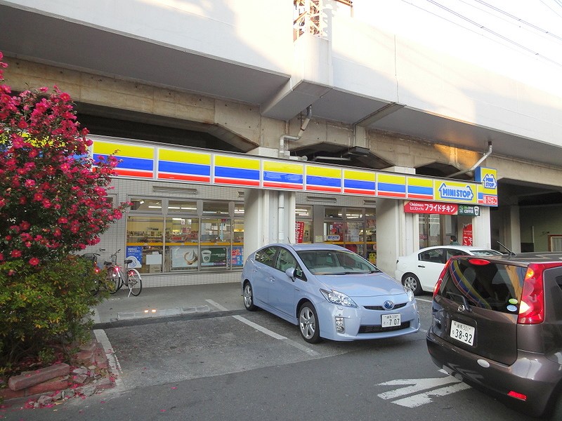 Convenience store. 120m until MINISTOP (convenience store)