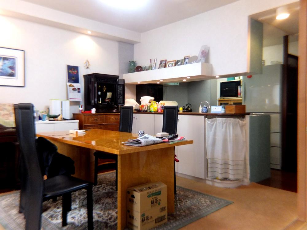 Kitchen. Indoor (12 May 2013) Shooting