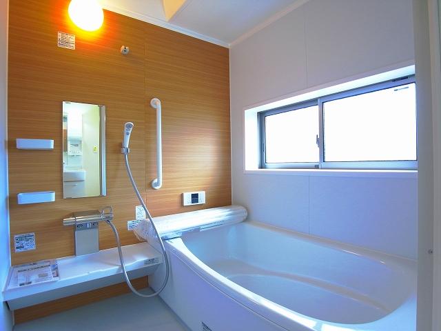 Same specifications photo (bathroom). Seller construction cases _ bathroom