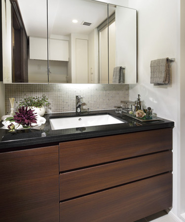 Bathing-wash room. Dressing room