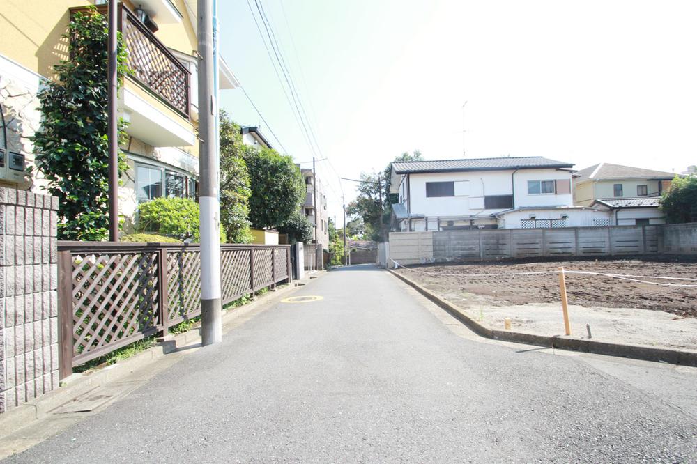 Local photos, including front road. It is a town and refreshing.