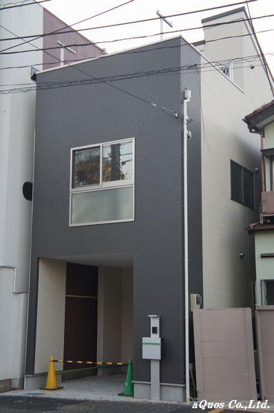 Local appearance photo. Local (12 May 2013) Shooting