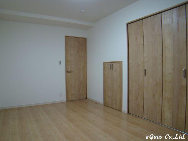 Non-living room. Indoor (10 May 2013) Shooting