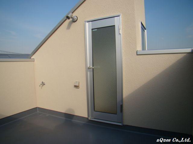 Balcony. Daily with a large roof balcony you can stay comfortable.