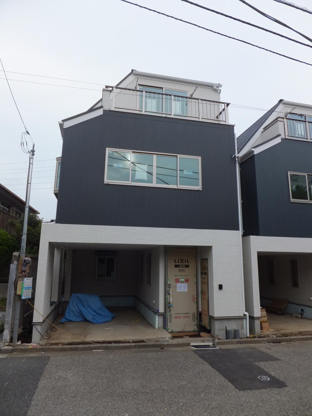 Local photos, including front road. Local (August 2013) Shooting