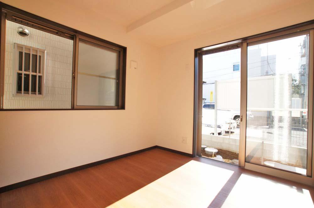 Non-living room. It will be on the first floor of the living room.