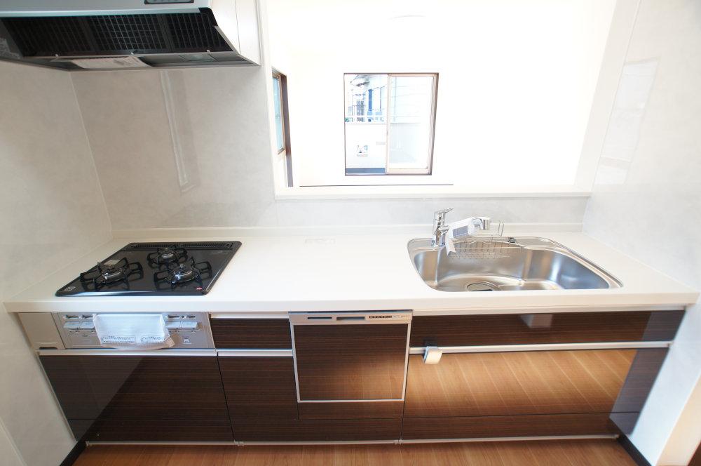 Kitchen. Dishwasher, It is a water purifier systems with kitchen.